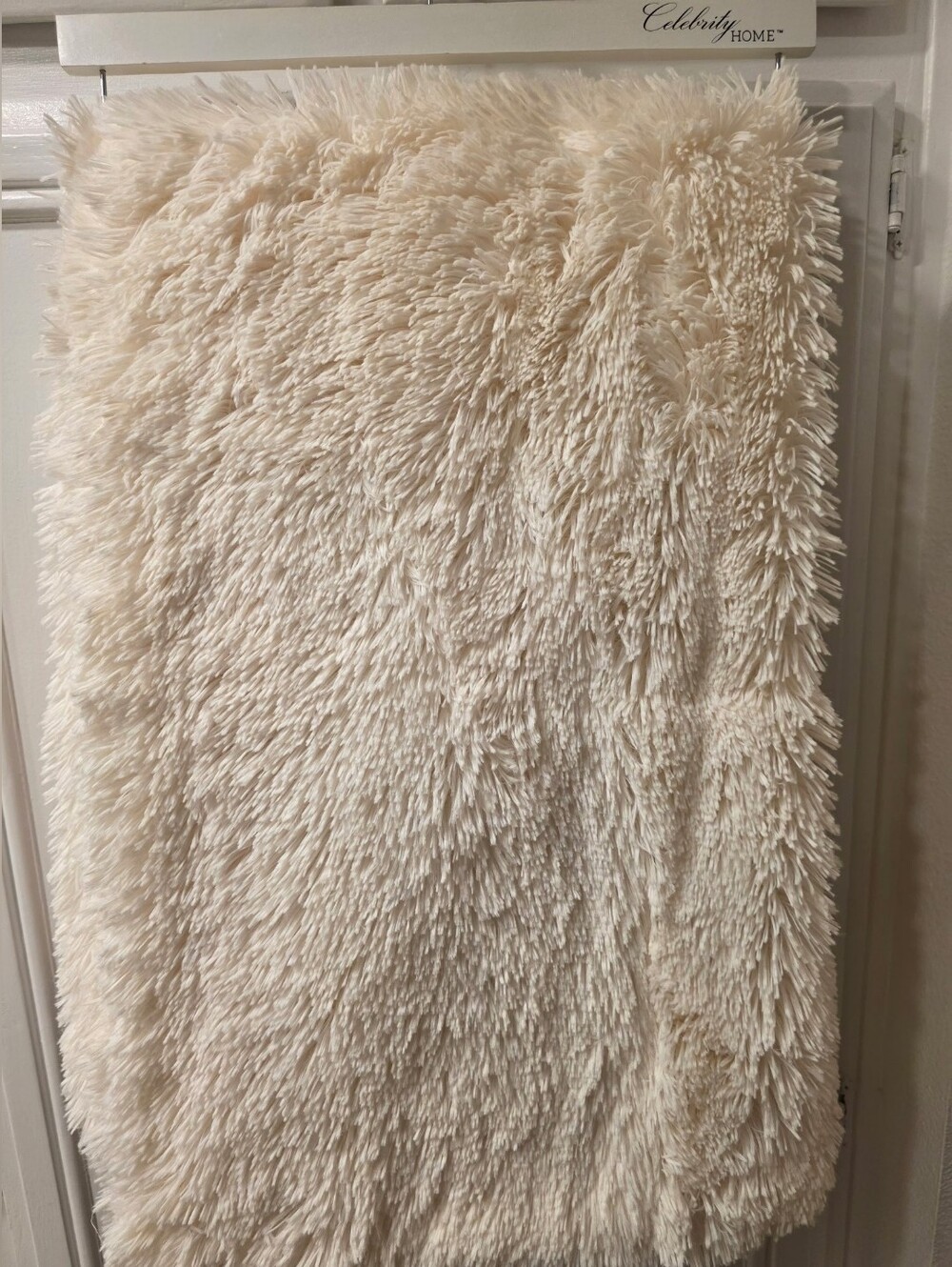 NWT ~ Celebrity Home Faux Fur Throw Blanket - Ivory